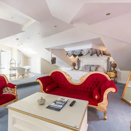 Grange Hotel 4*
